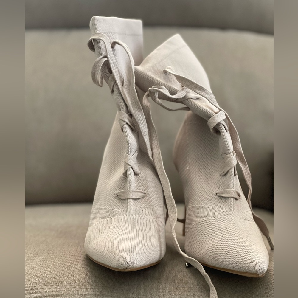 Kendall+kylie laced up stilettos